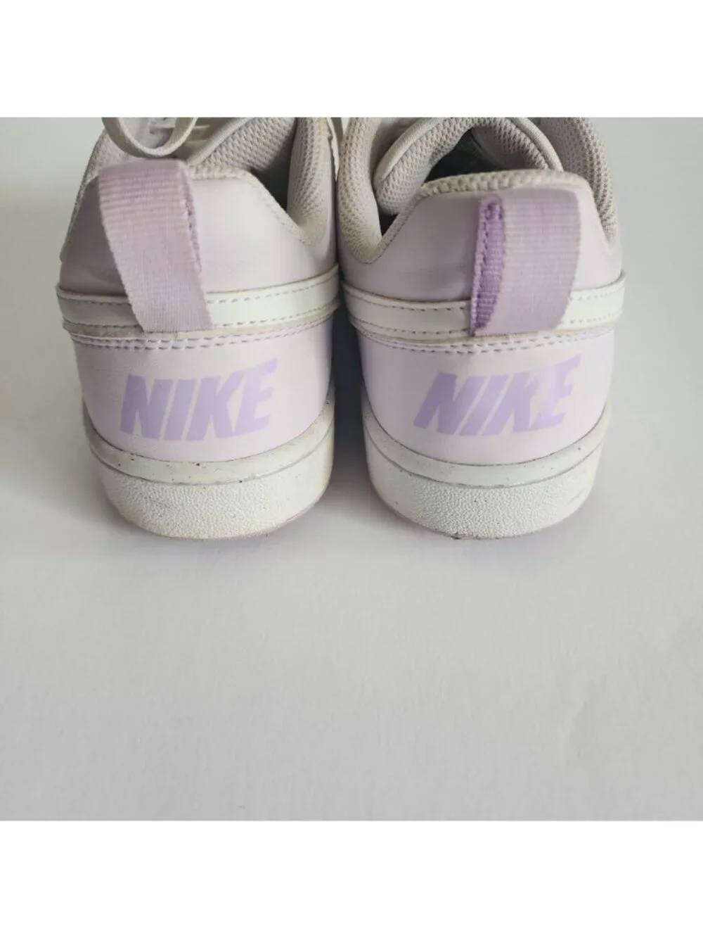 Nike sneakers white lilac size 5 Youth